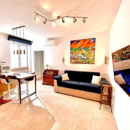 Apartment Alice Silver